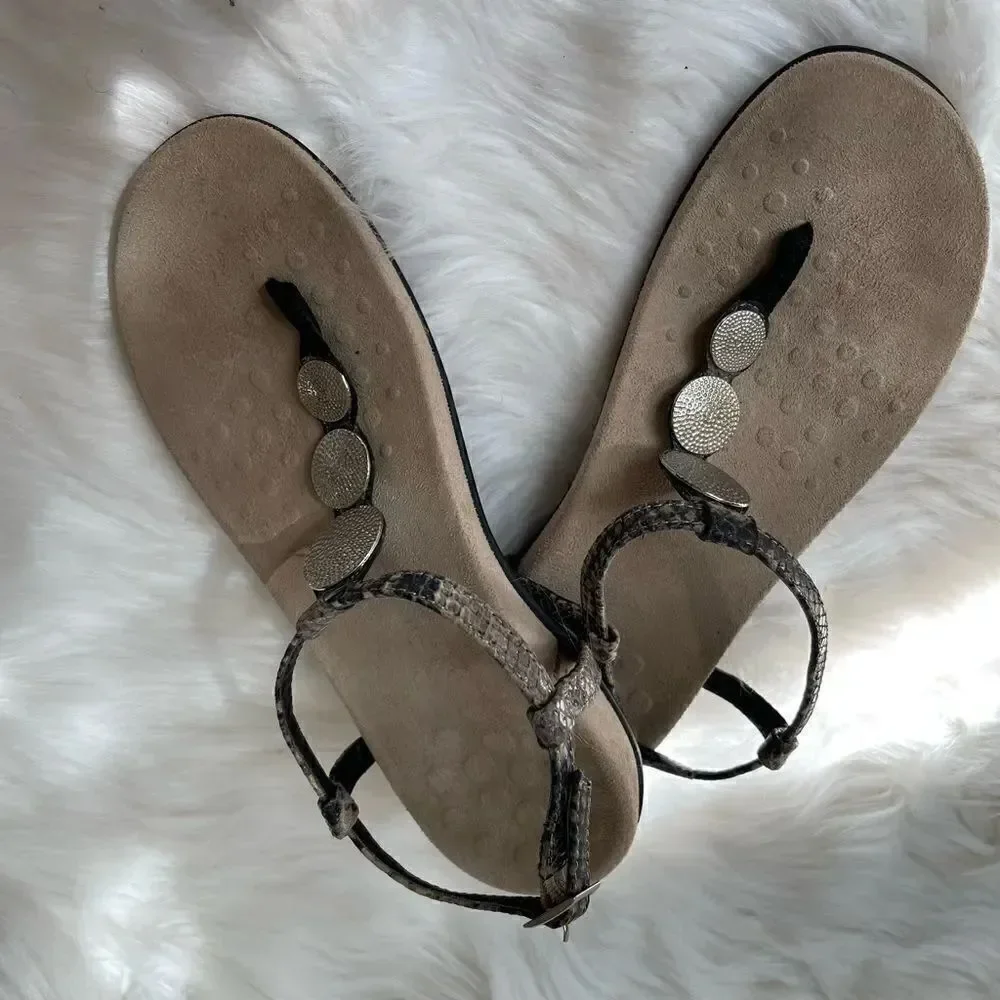 Vionic Gray& tan snake skin prints Tstrap thong sandals silver tone acce…
